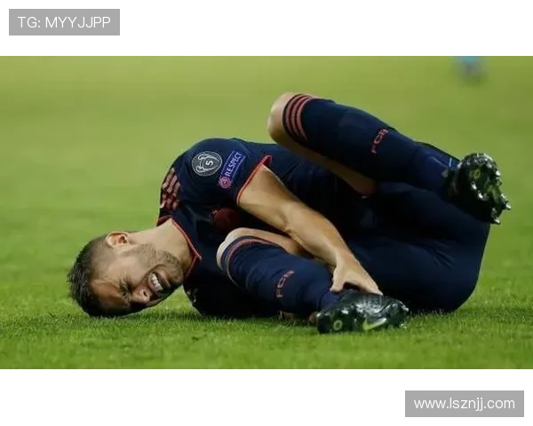 拜仁高位压迫成隐患，防线屡遭打穿暴露防守漏洞