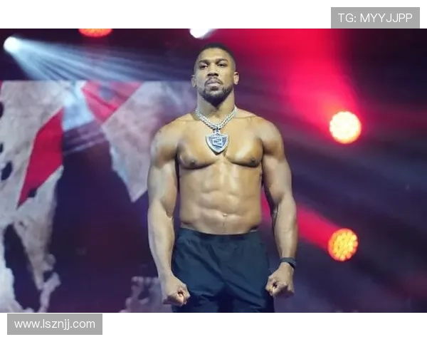 安东尼·约书亚赛场上狂虐敌手，休息时竟然是个超级爱猫的文艺男？