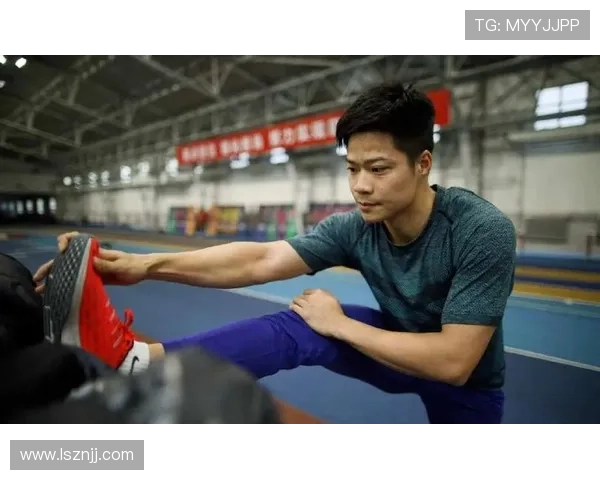 苏炳添那身材，运动员里唯一看着像去逛街顺便跑个步的...